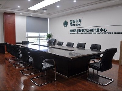 油漆会议桌